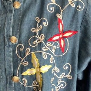 Denim Jazz embroidered denim blouse. Sz S